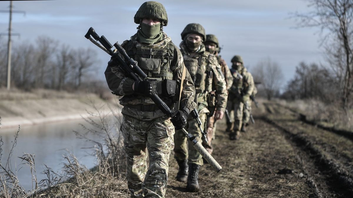 Ruští poslanci zvýšili horní věkovou hranici pro službu v armádě